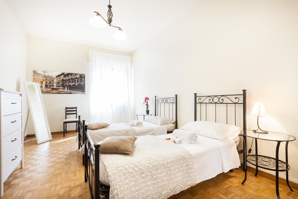 B&B Happiness - City Center Werona Zewnętrze zdjęcie